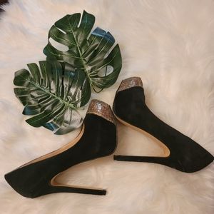 Steve Madden, Size 6, Black and Gold